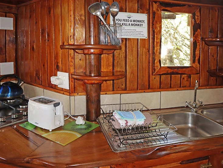 008 Kitchen