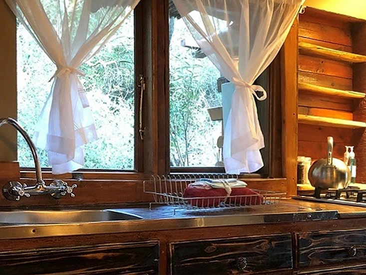 004 Kitchen